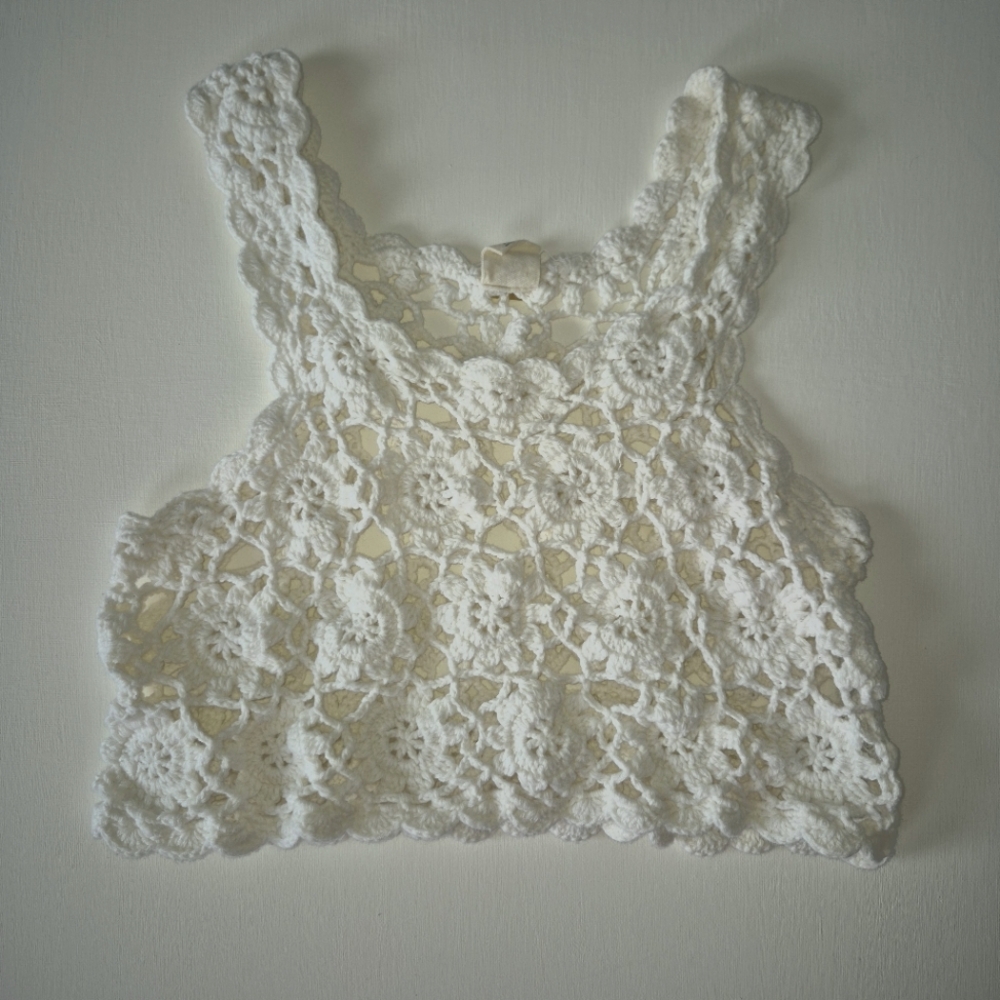 🩷Body Glove Cream Crochet Cropped Tank Top